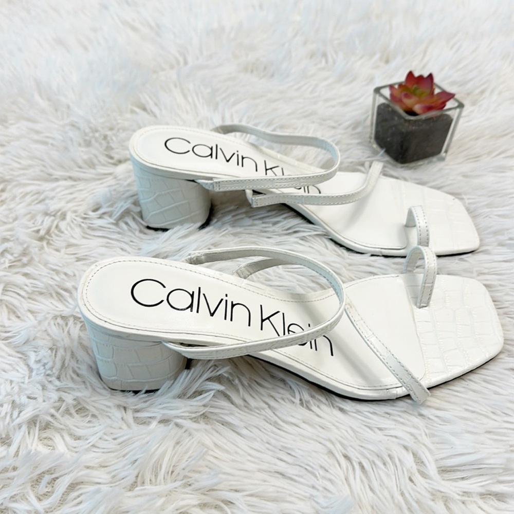 Calvin Kleins Velma white Strappy leather block heel sandals women size 7.5